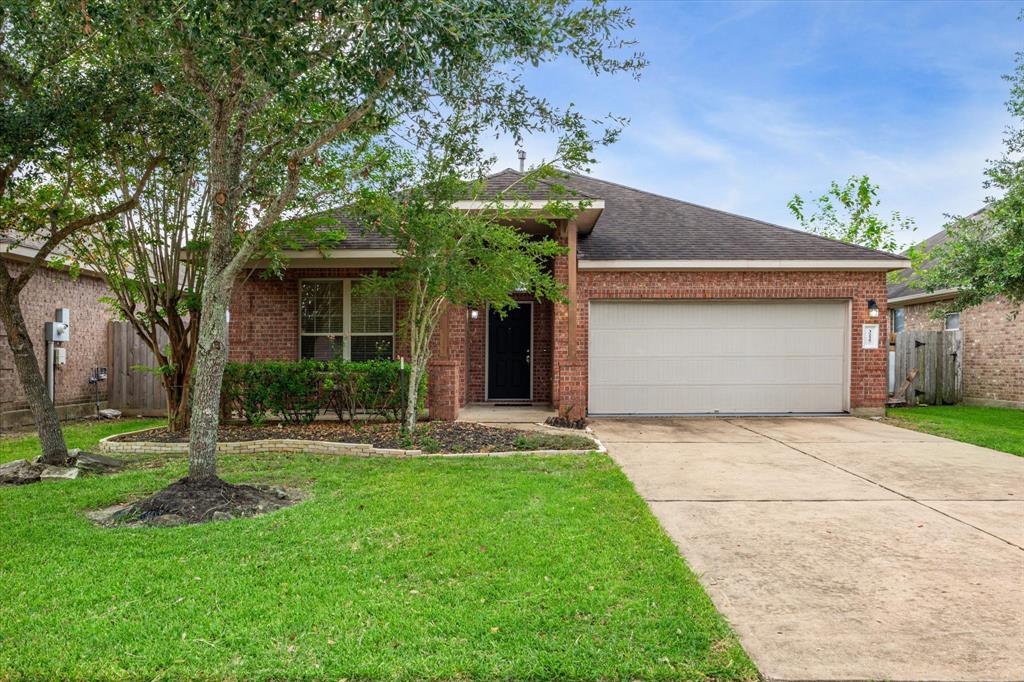 3227 Doves Nest Court, Dickinson, Texas image 2