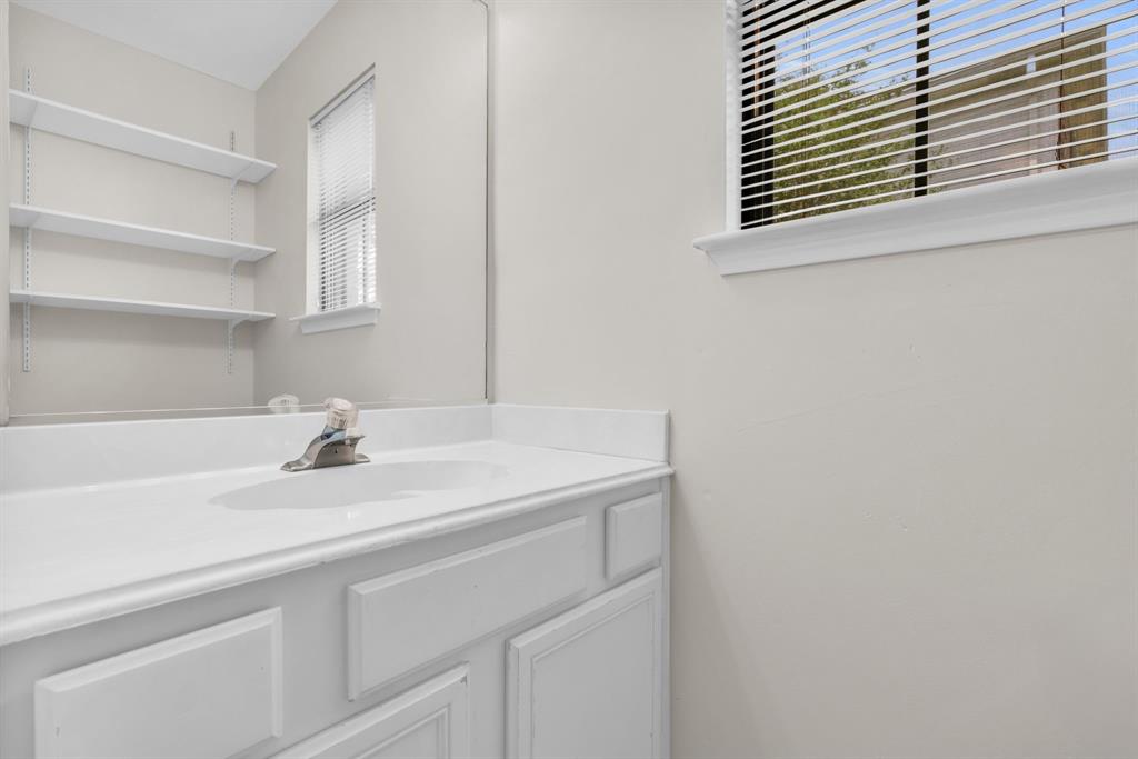 15202 Stoneyview Drive, Houston, Texas image 33