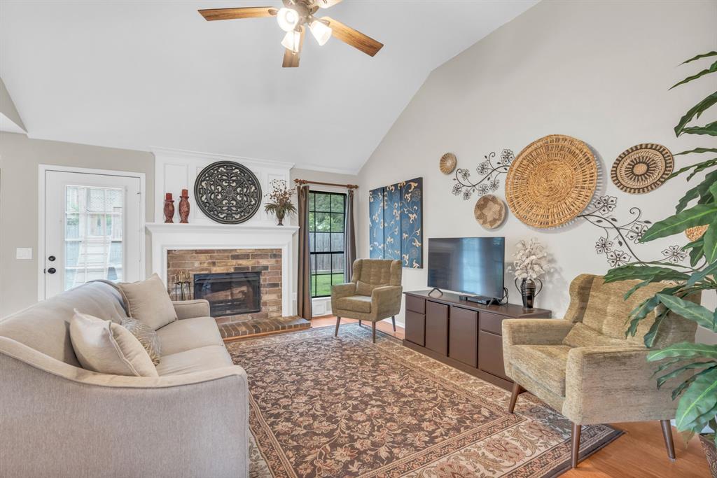 15202 Stoneyview Drive, Houston, Texas image 12