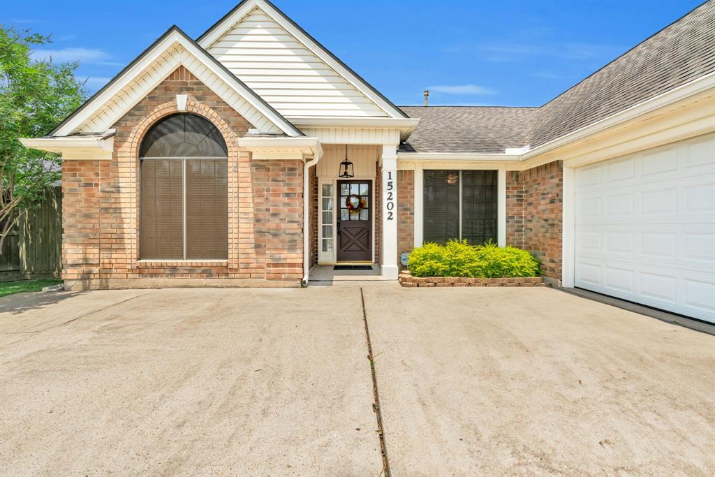 15202 Stoneyview Drive, Houston, Texas image 4