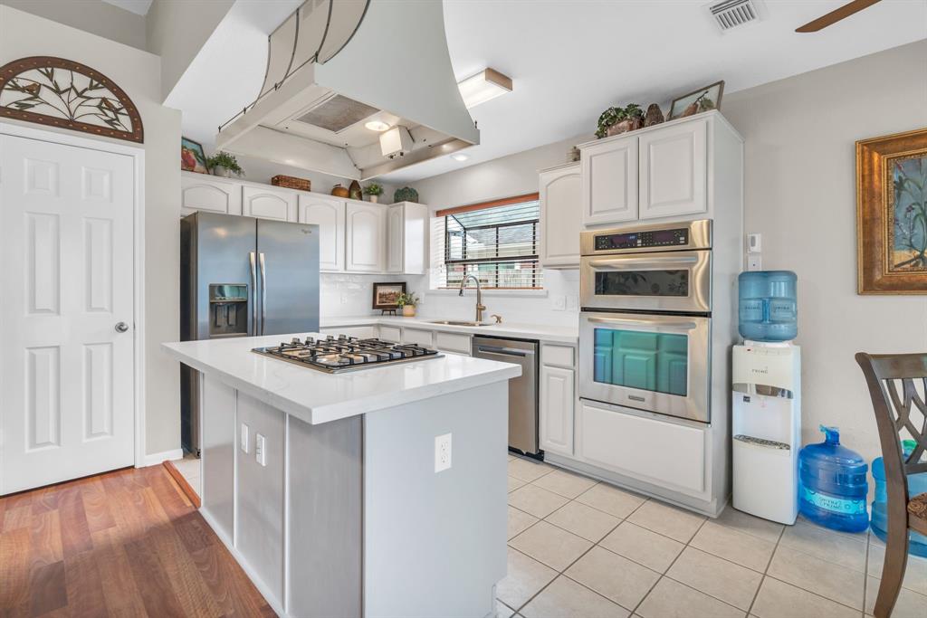 15202 Stoneyview Drive, Houston, Texas image 17