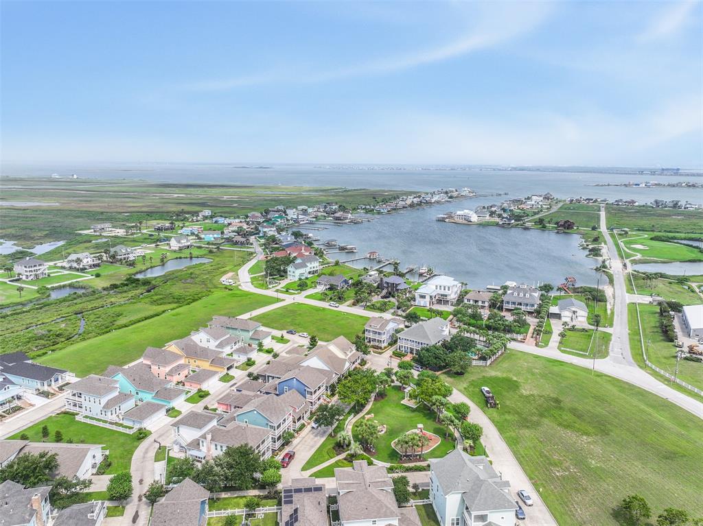 6 Curiosity Lane, Galveston, Texas image 2