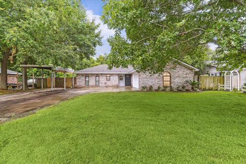 604 Julie Lane Highlands TX 77562