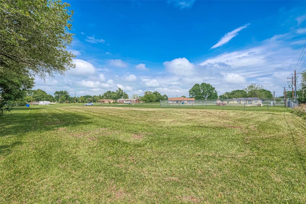 W Amaryllis Street, Prairie Hill, Texas image 8