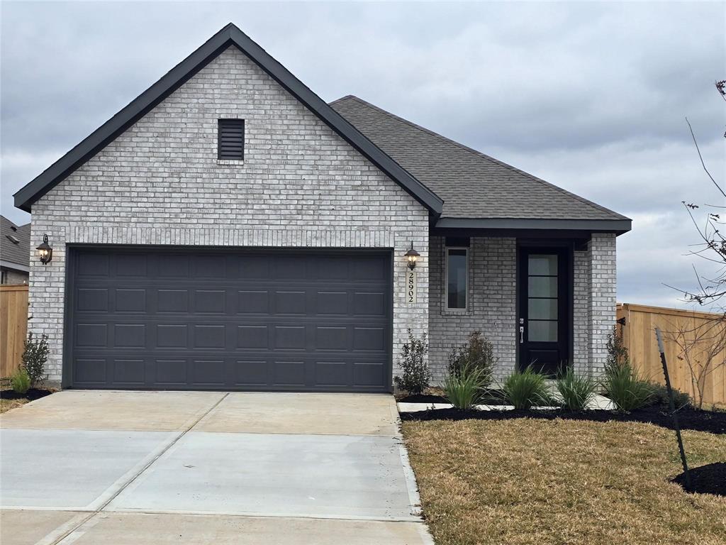 1075 Blue Stone Drive, Beasley, Texas image 1