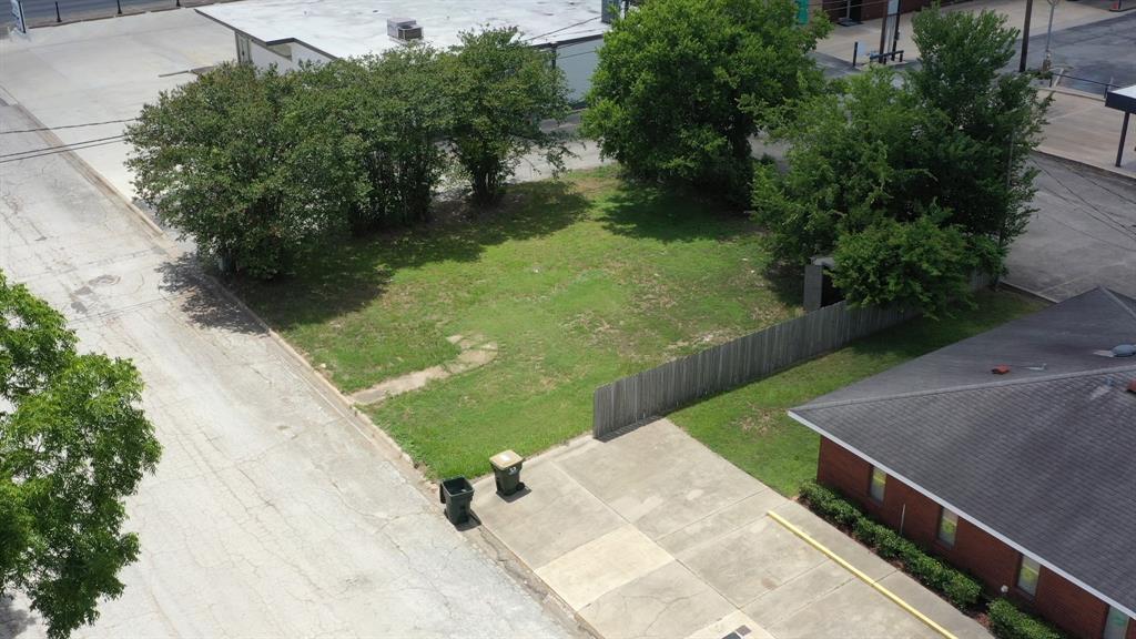 211 4th Street, Sealy, Texas image 1