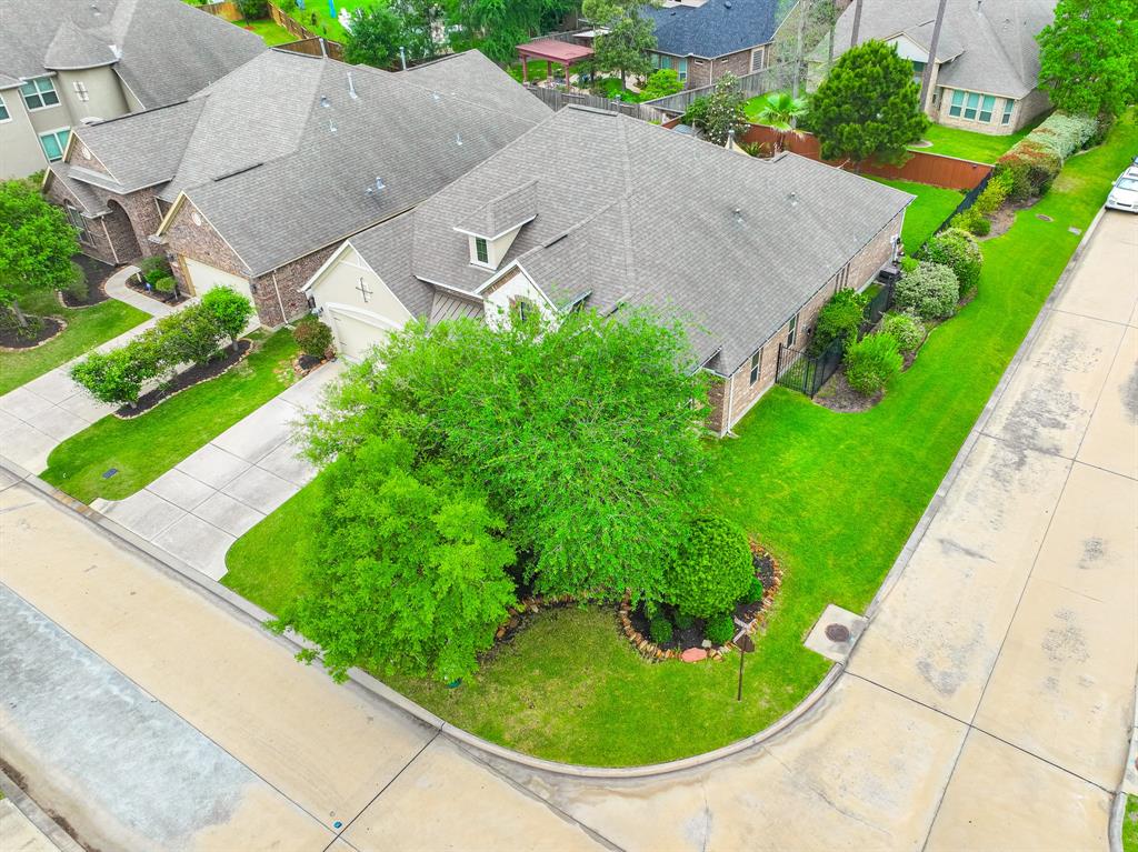 26 Lufberry Place, Tomball, Texas image 5