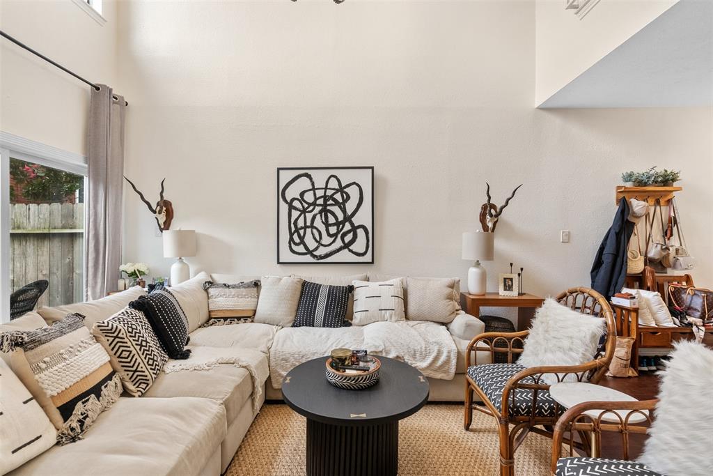 2220 Bering Drive 4