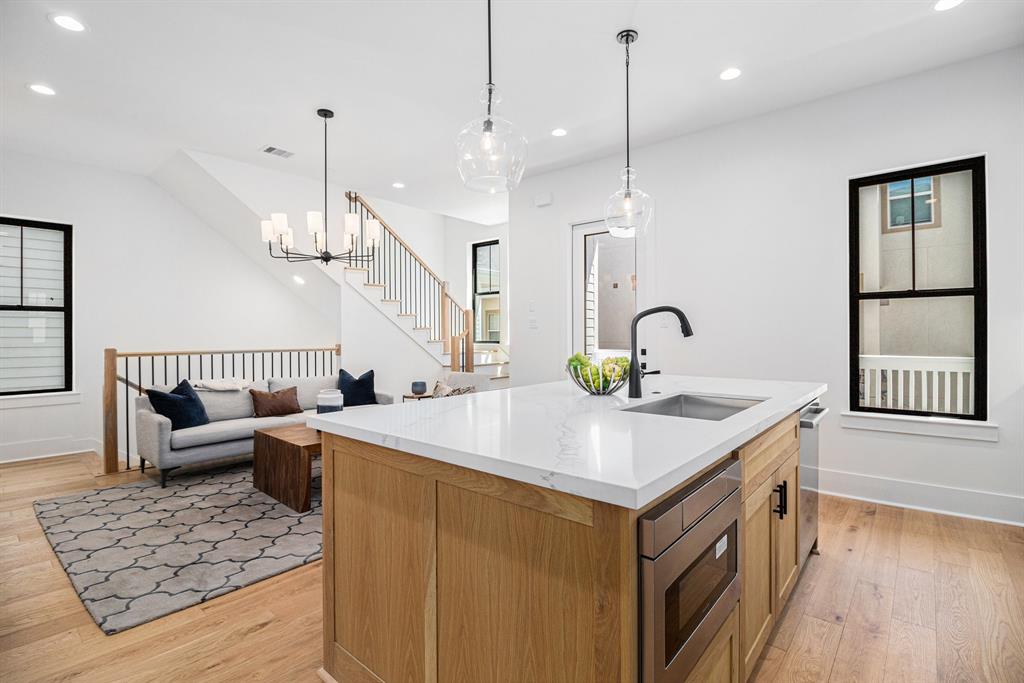 515 E 4th Street, Houston, Texas image 24