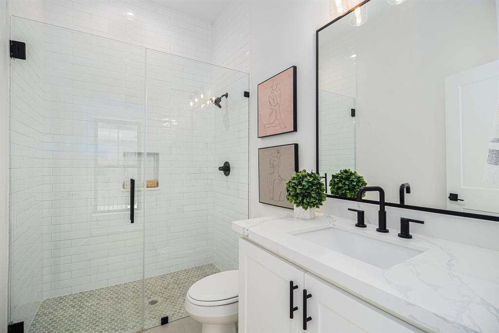 515 E 4th Street, Houston, Texas image 4