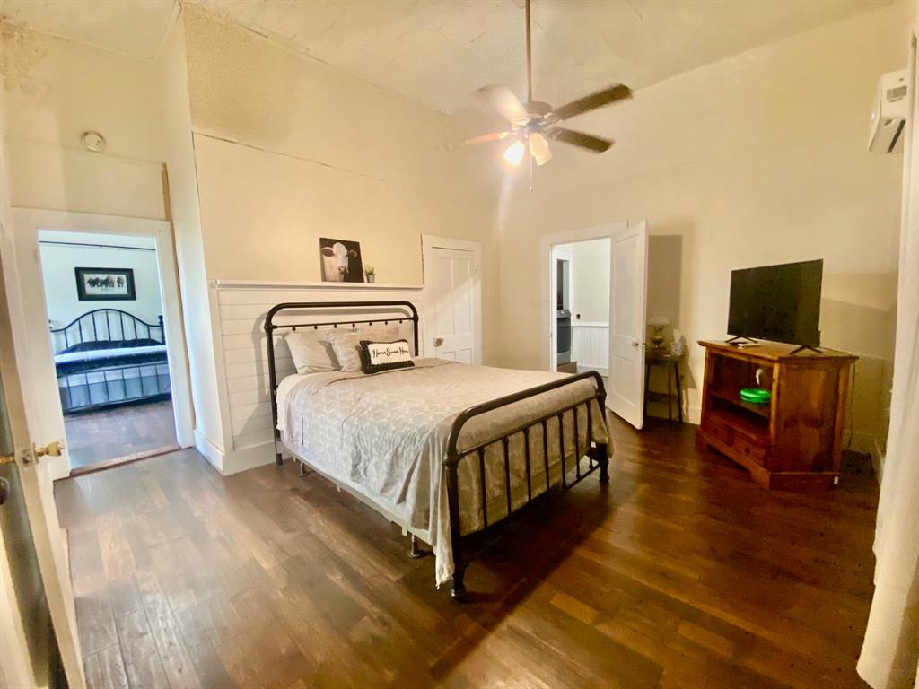 138 S Grace Street, Crockett, Texas image 17