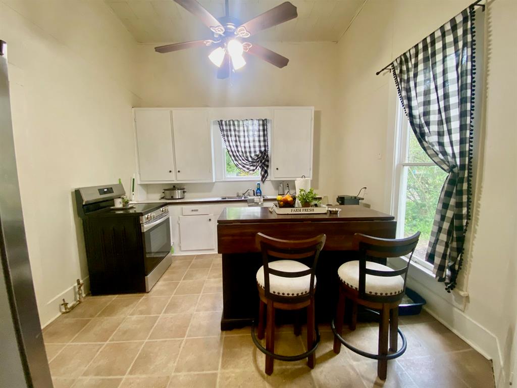 138 S Grace Street, Crockett, Texas image 10