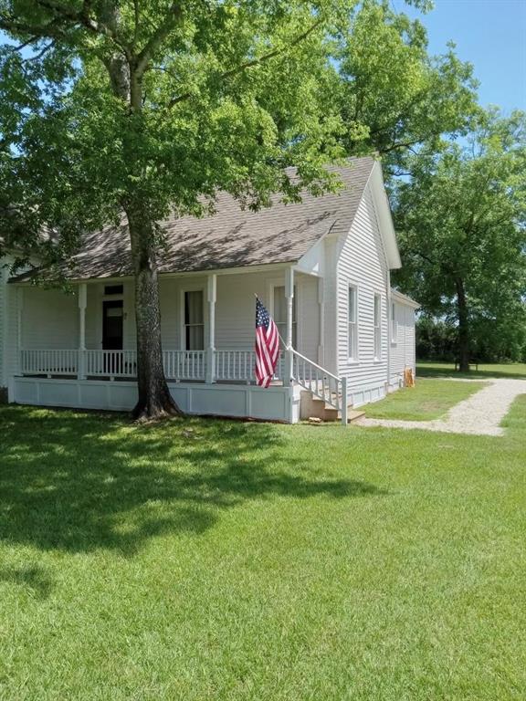 138 S Grace Street, Crockett, Texas image 2