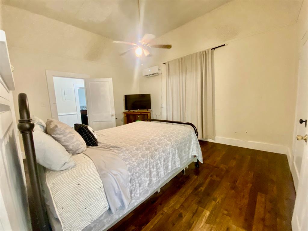 138 S Grace Street, Crockett, Texas image 18
