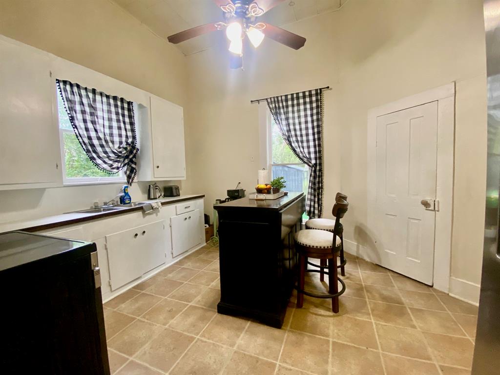 138 S Grace Street, Crockett, Texas image 11