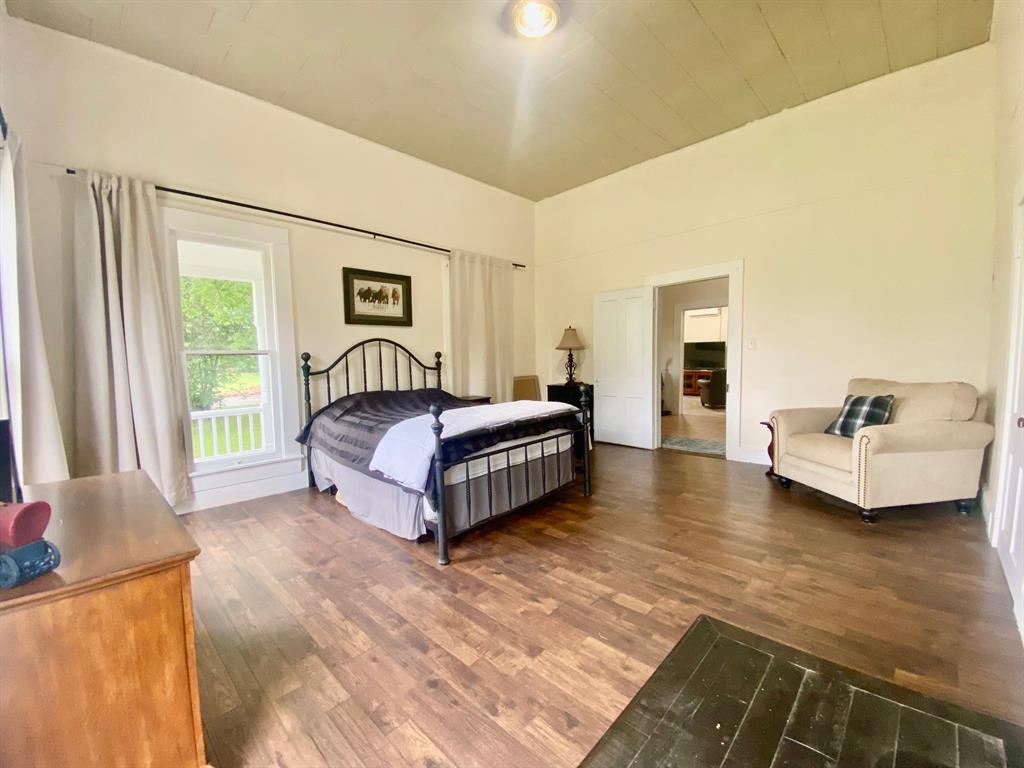 138 S Grace Street, Crockett, Texas image 13