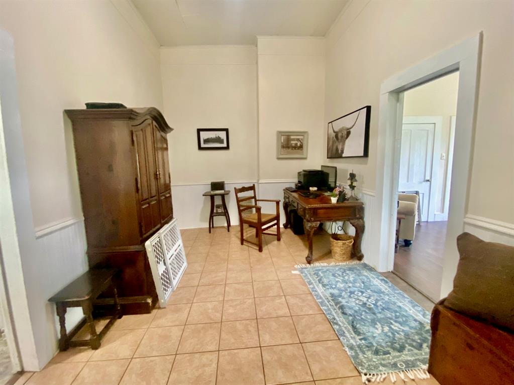 138 S Grace Street, Crockett, Texas image 4