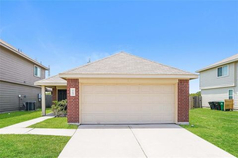 Photo of 6103 Dawn Misty Lane, Houston, TX 77048 (MLS # 36710586)