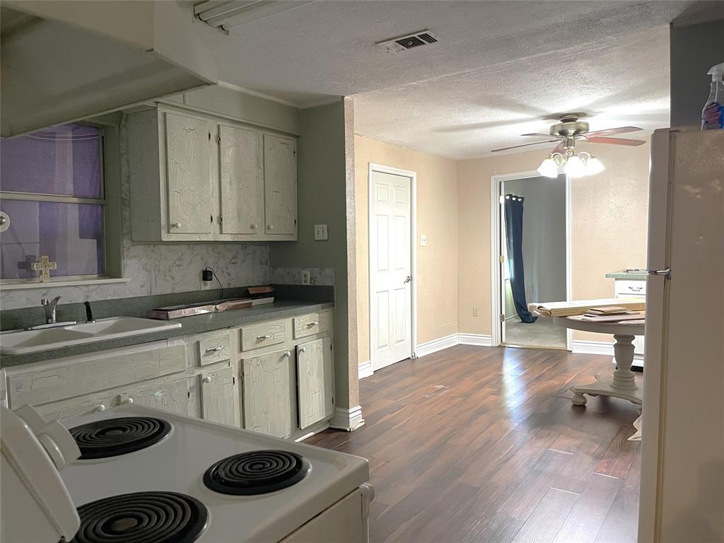 1119 N 4th Avenue, Teague, Texas image 5