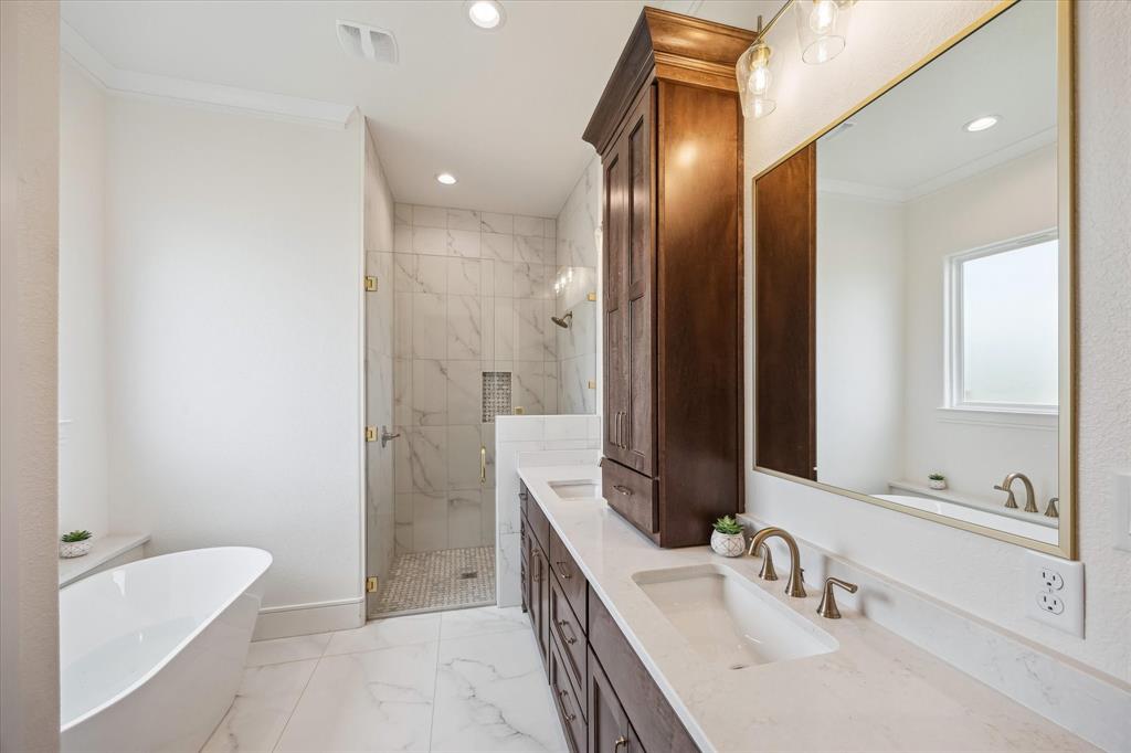 762 Blue Topaz Drive, Bellville, Texas image 27