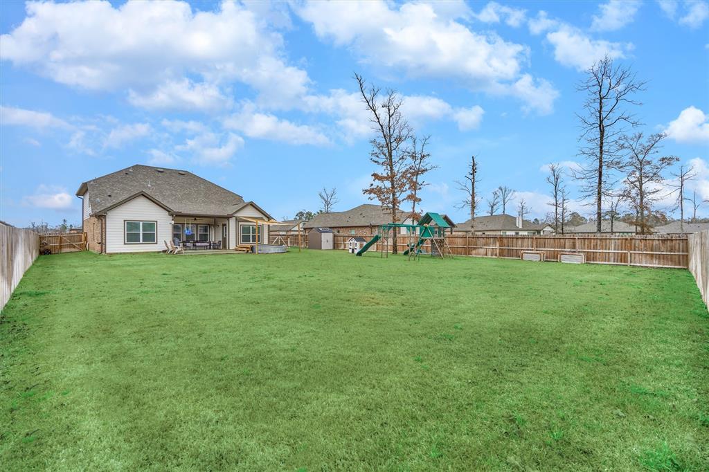 6139 Hazel Lake Drive, Conroe, Texas image 2