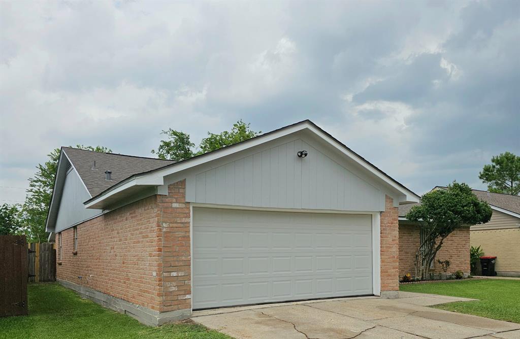 2806 W Greens Road