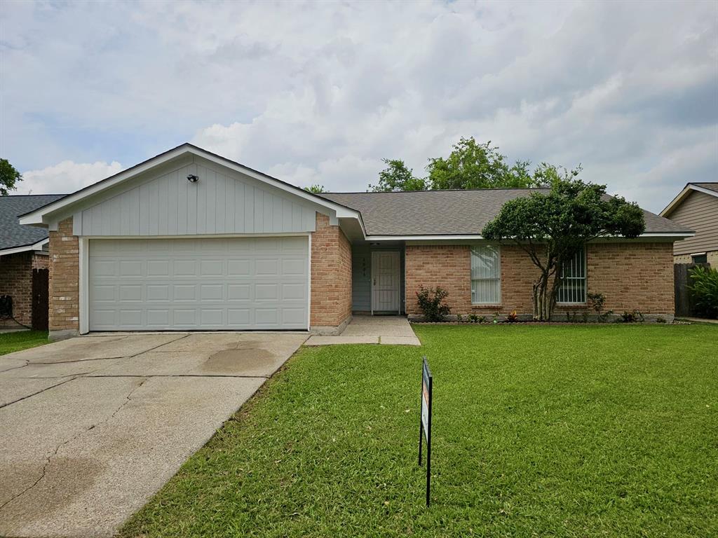 2806 W Greens Road