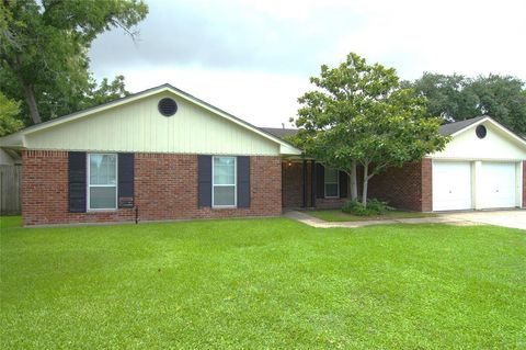 A home in Shoreacres