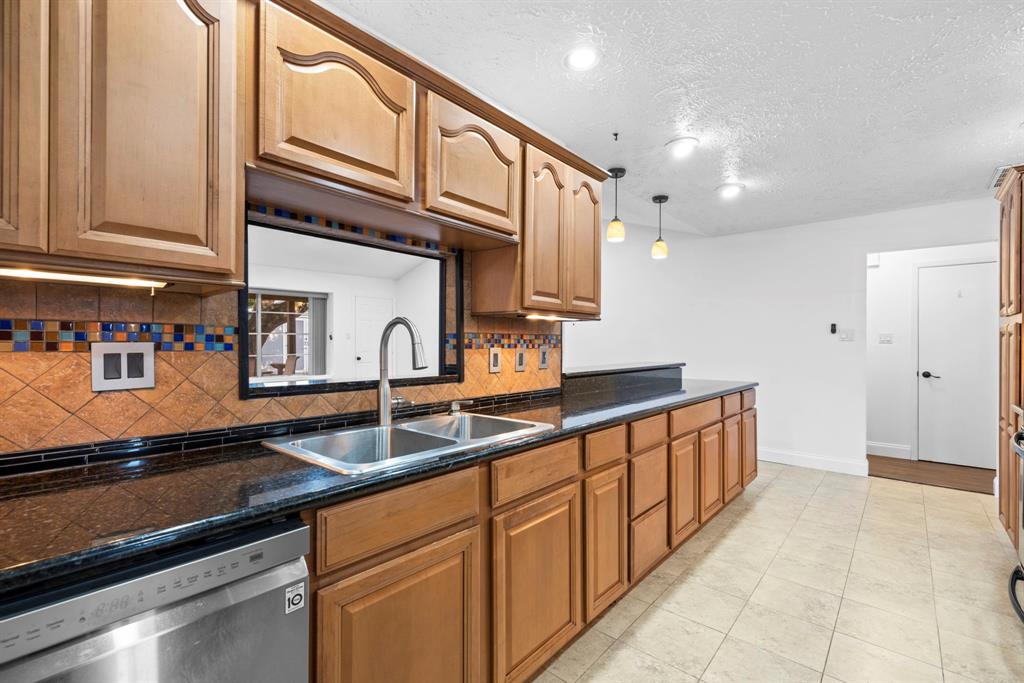 10507 Stockman Lane, Sugar Land, Texas image 11