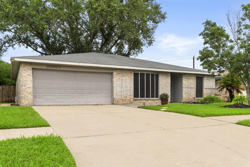 10507 Stockman Lane, Sugar Land, Texas image 3