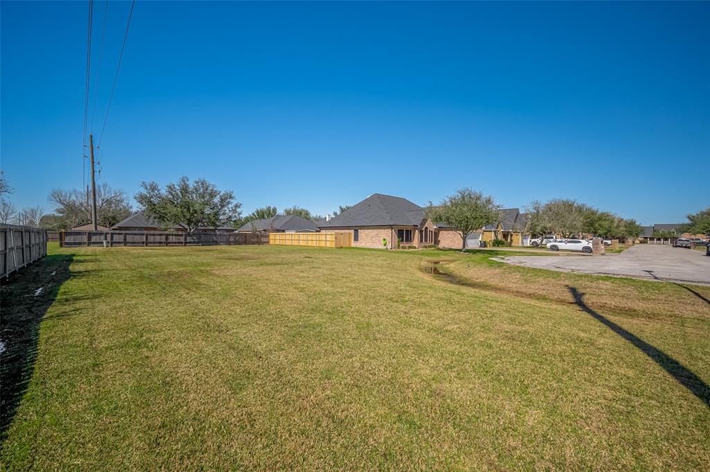 Candlewood, Needville, Texas image 6