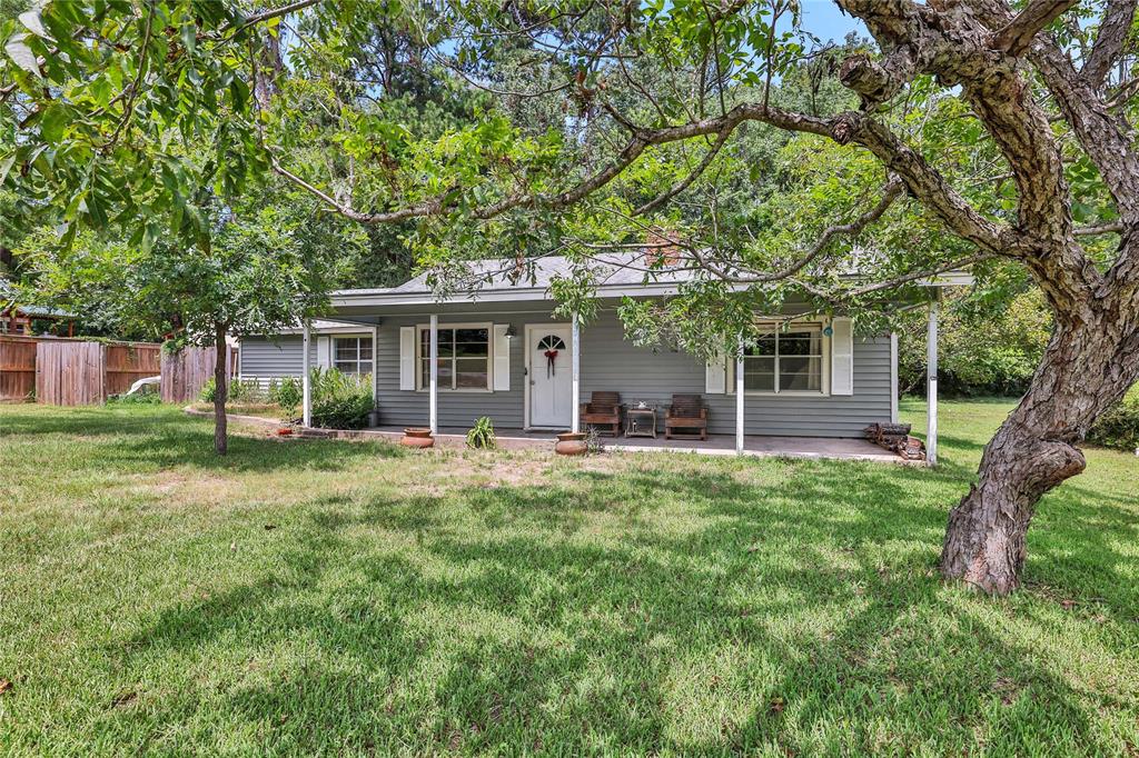 70 Magnolia Place, Coldspring, Texas image 1