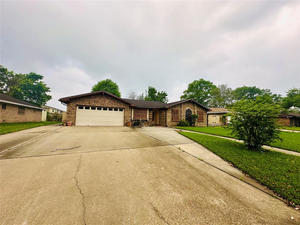 5965 Chisholm Trail, Beaumont, Texas image 1