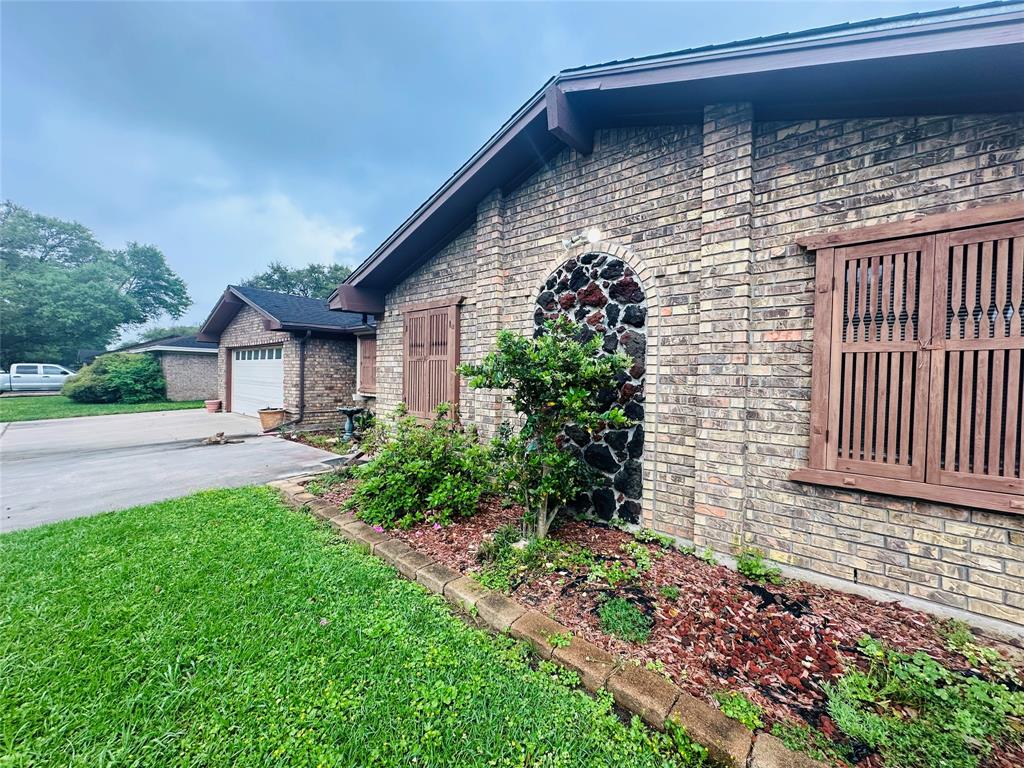5965 Chisholm Trail, Beaumont, Texas image 4