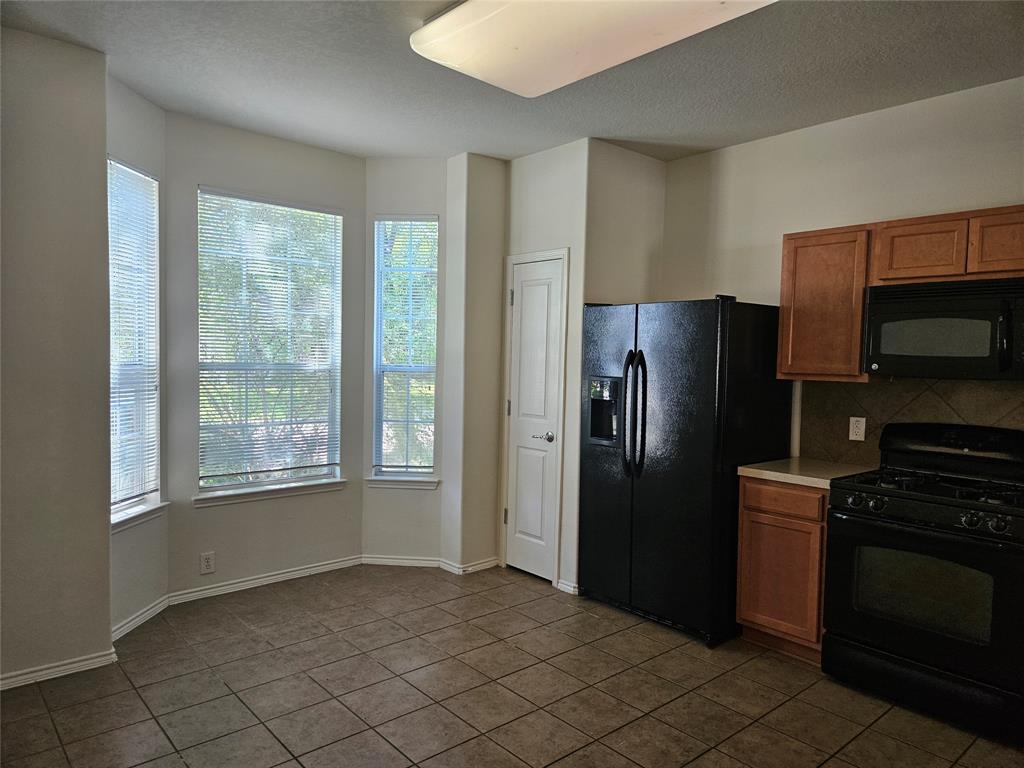 23604 Youpon Lake Lane, Spring, Texas image 5