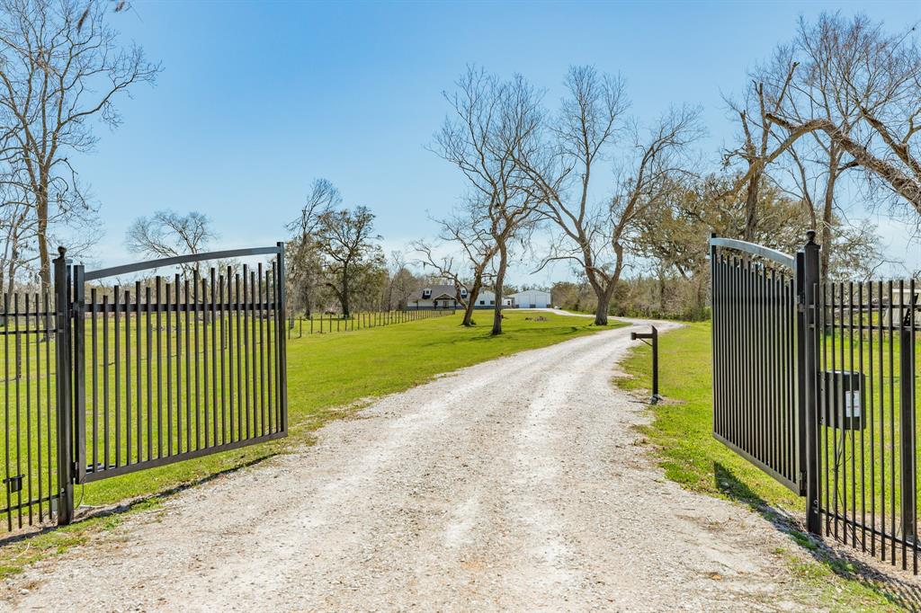 7827 County Road 400, Brazoria, Texas image 2