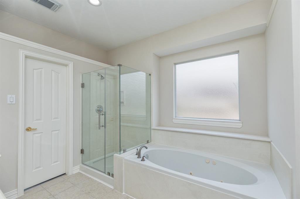 3011 Covebrook Drive, Pearland, Texas image 28