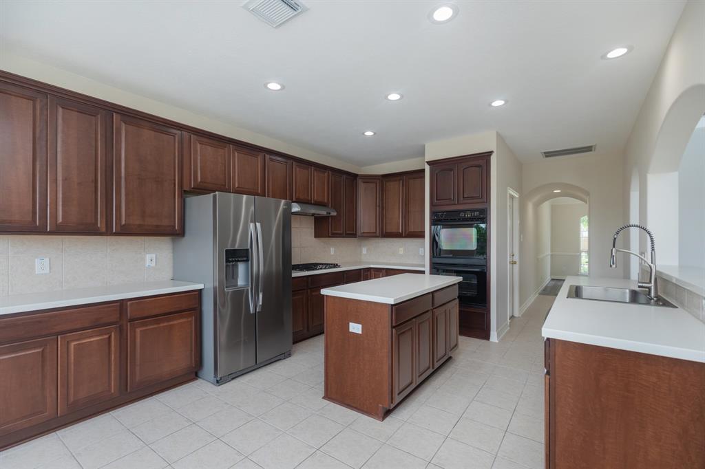3011 Covebrook Drive, Pearland, Texas image 7