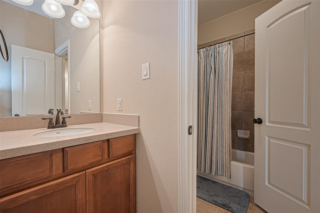 90 Wyndehaven Lakes Drive, Katy, Texas image 33