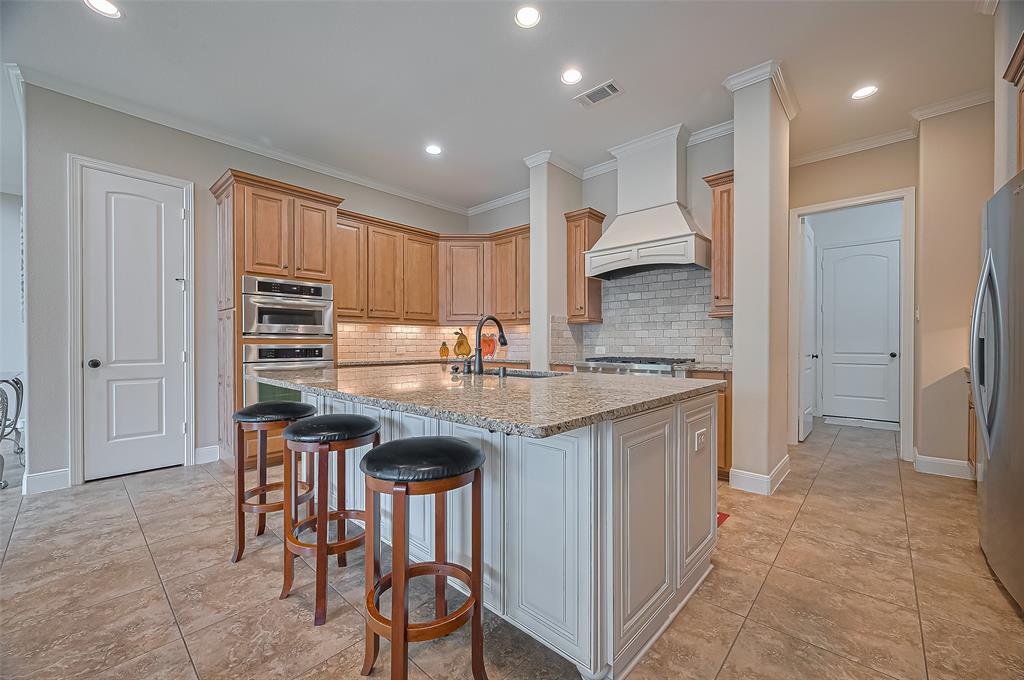 90 Wyndehaven Lakes Drive, Katy, Texas image 12