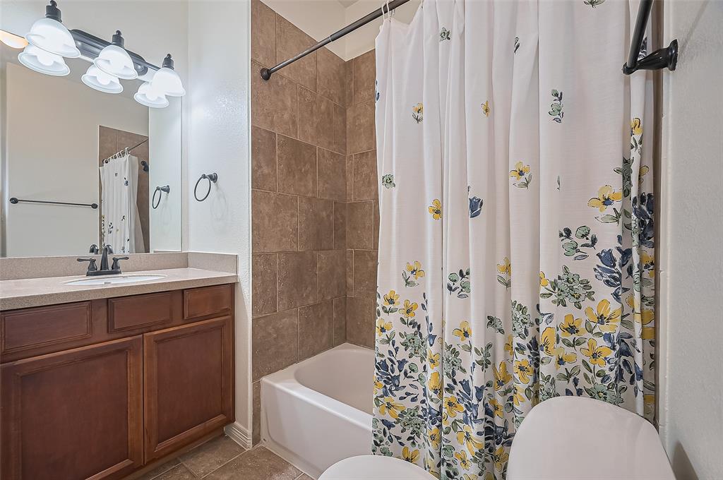 90 Wyndehaven Lakes Drive, Katy, Texas image 26