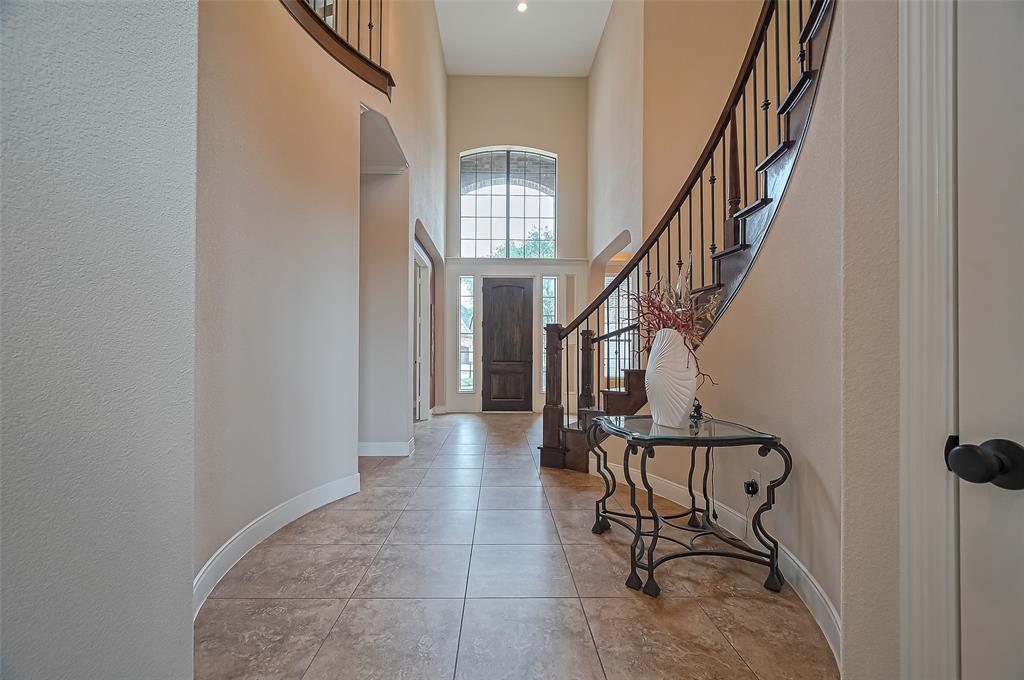 90 Wyndehaven Lakes Drive, Katy, Texas image 6