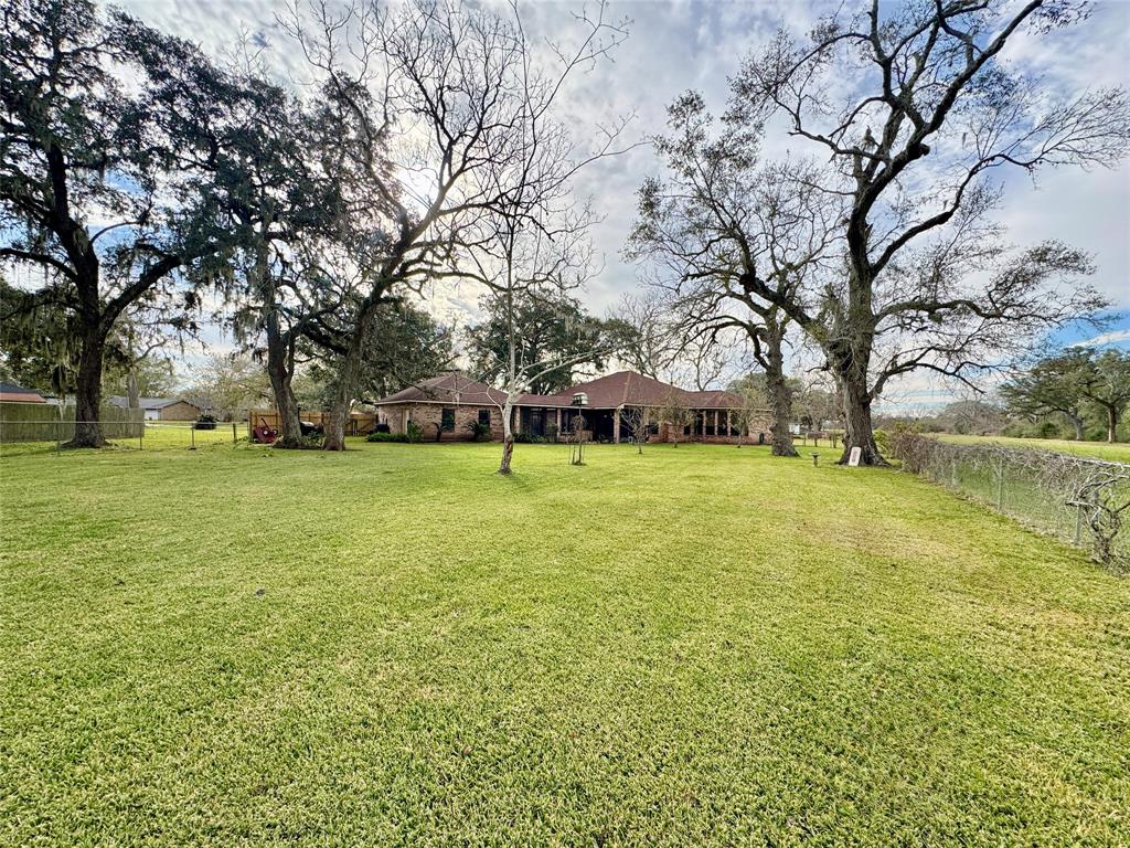 310 Wellshire Drive, West Columbia, Texas image 22