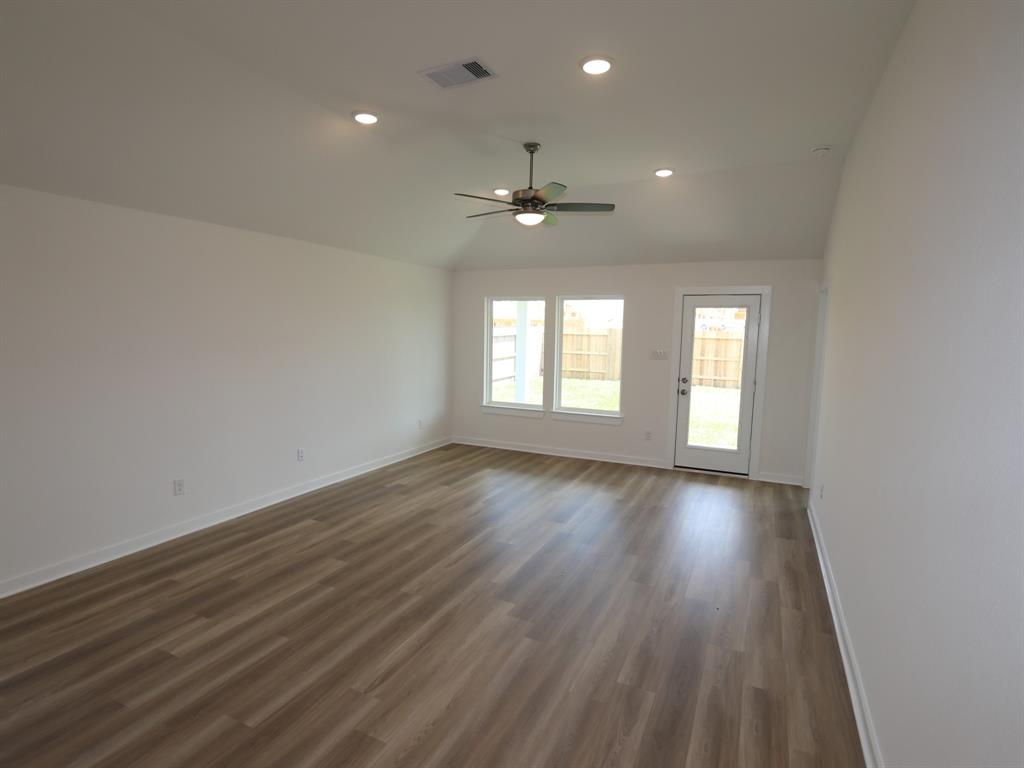 26224 Astral Way, La Marque, Texas image 3