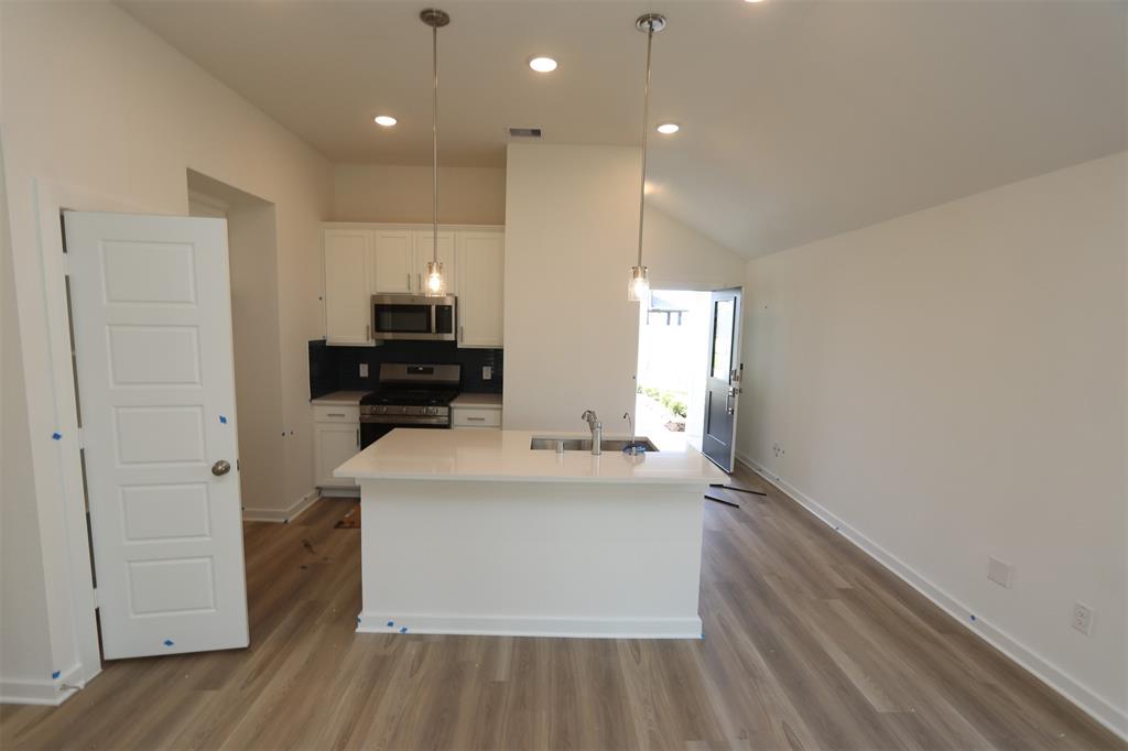 26224 Astral Way, La Marque, Texas image 2