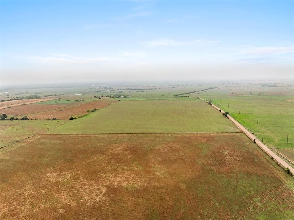 2433 Wecheta Road, Fayetteville, Texas image 3