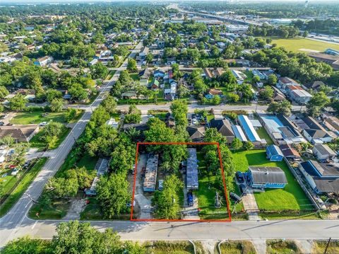 Photo of 14615 Victoria Street, Houston, TX 77015 (MLS # 80451628)