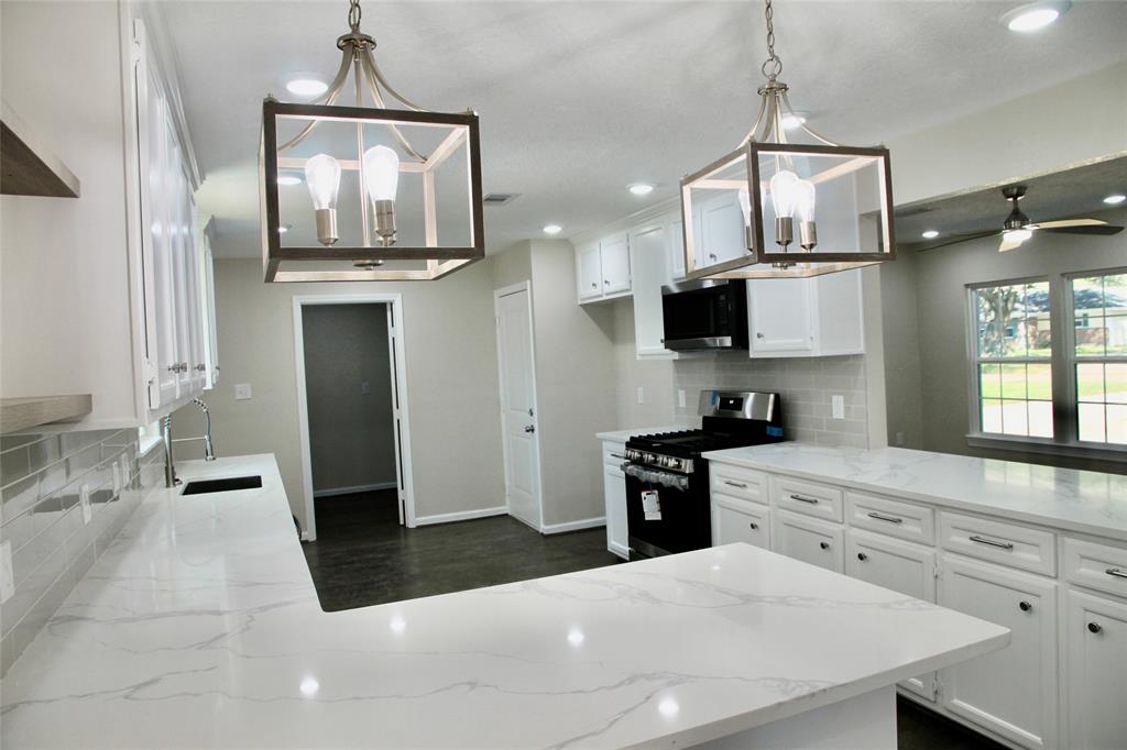 906 Martha Street, Deer Park, Texas image 1