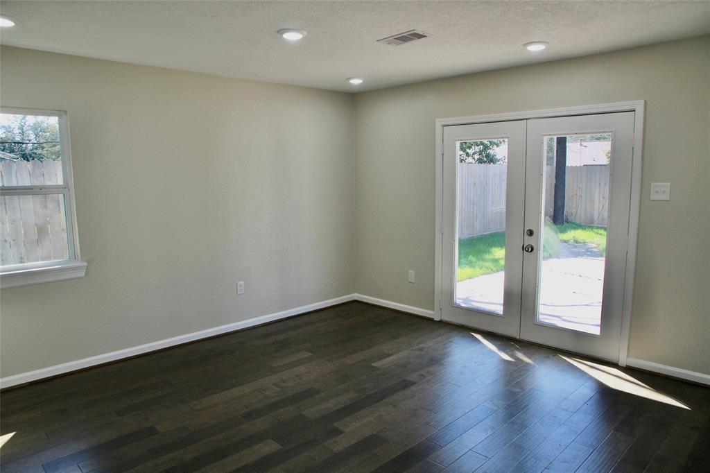 906 Martha Street, Deer Park, Texas image 5