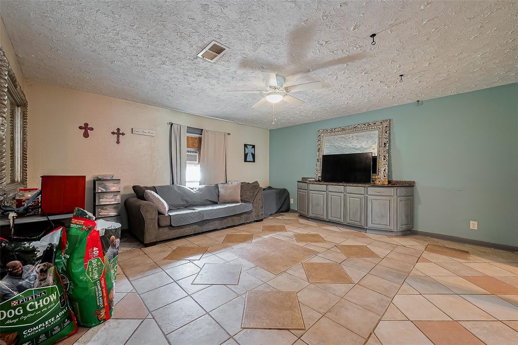 23381 Micke, New Caney, Texas image 5